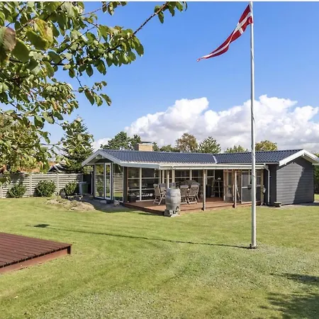 Tatil Evi Close To The With Outdoor Slagelse